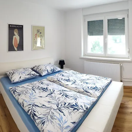 Daire Greg's House *